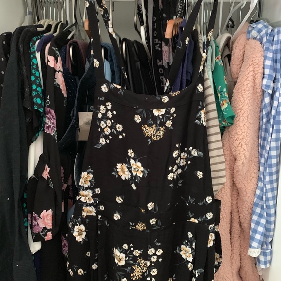 Black floral gauze wide leg jumper. - Picture 3 of 5